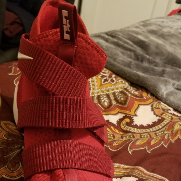 Shoes - Picture 4 of 6